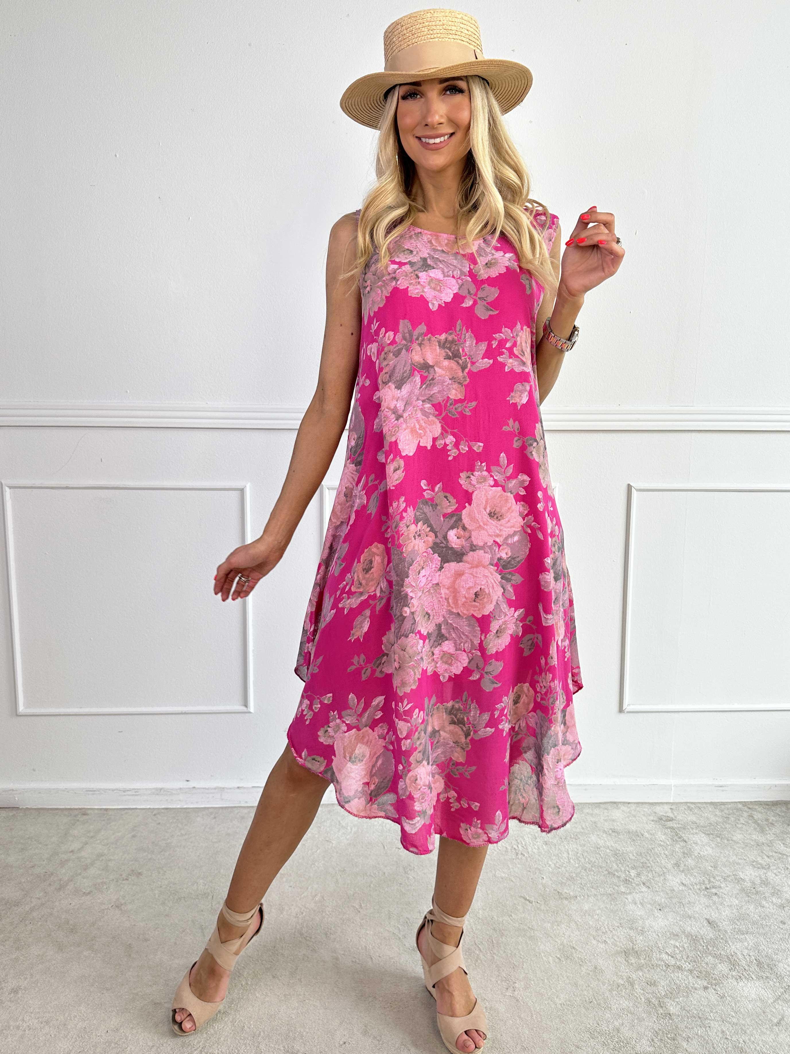 Pandoa - Söt klänning i viskos med blommotiv